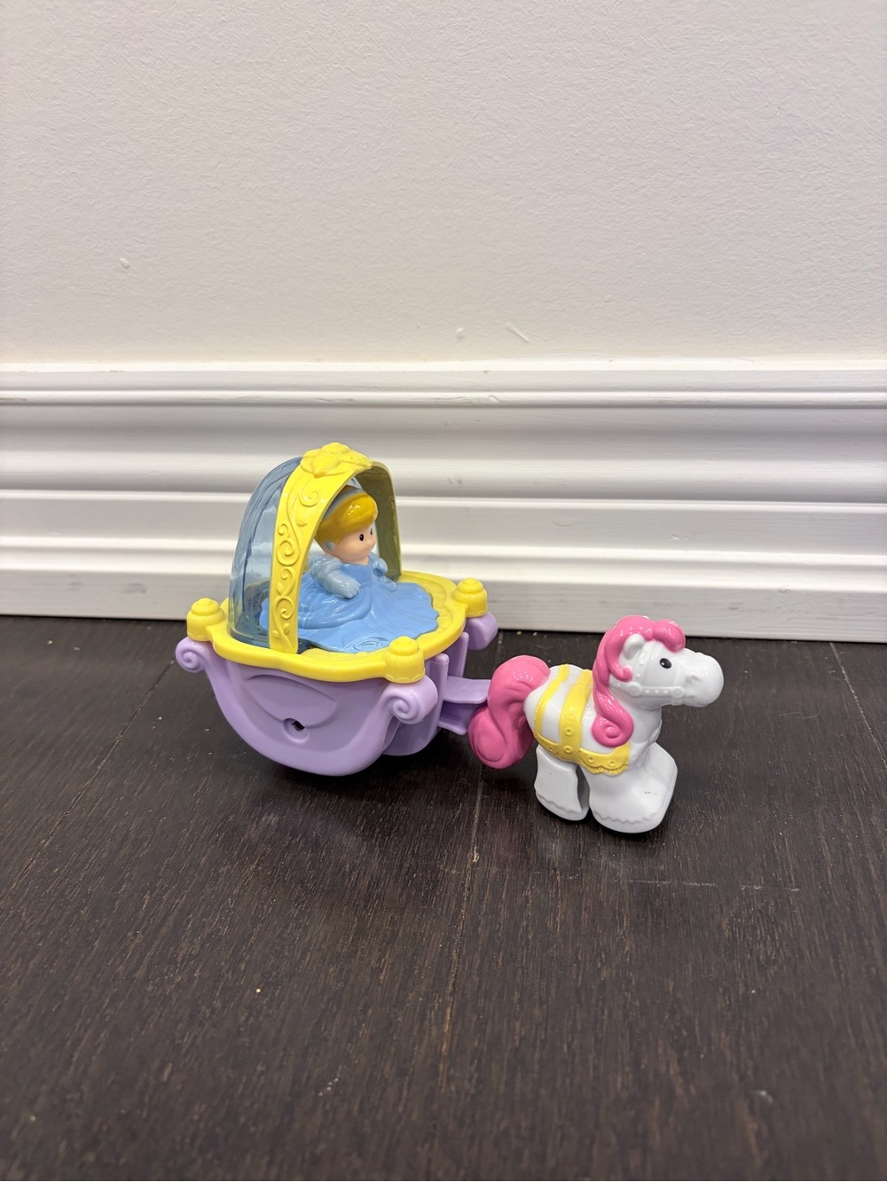 Cinderella Klip Klop Carriage - Missing Wheels